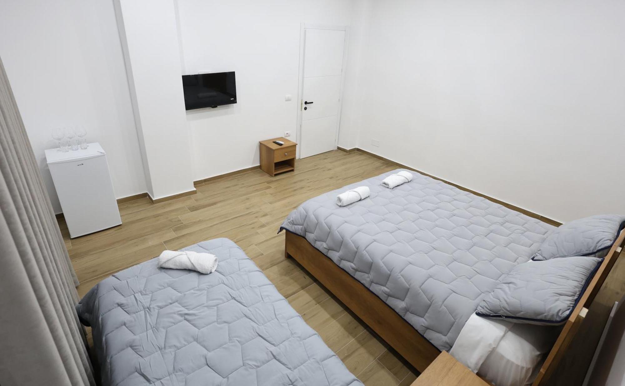 Guesthouse Aurel Berat Esterno foto